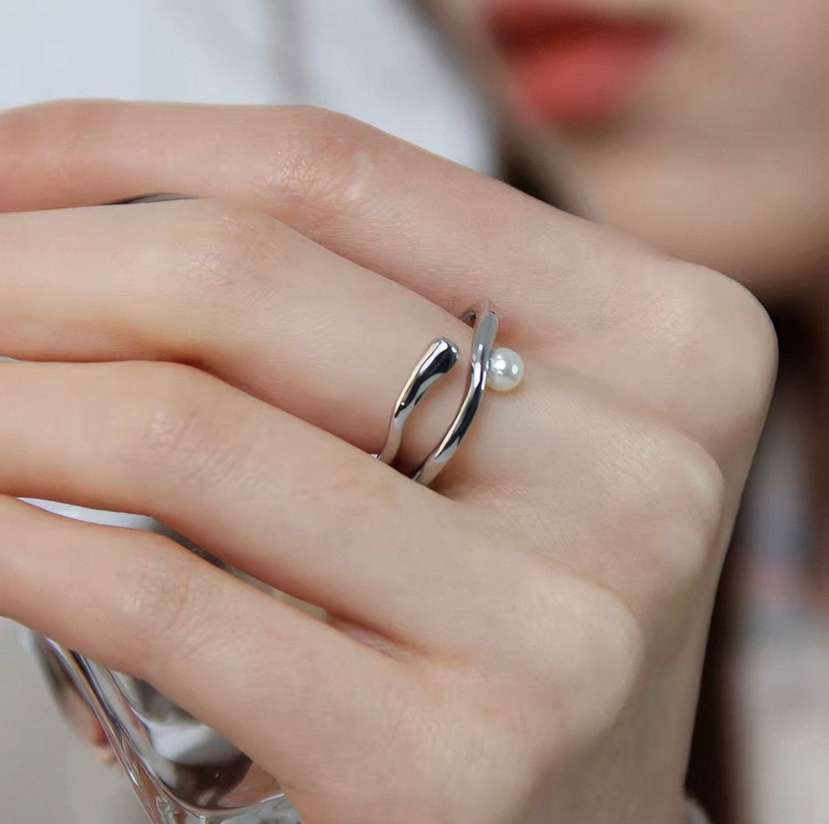 Luna Pearl Wave Ring