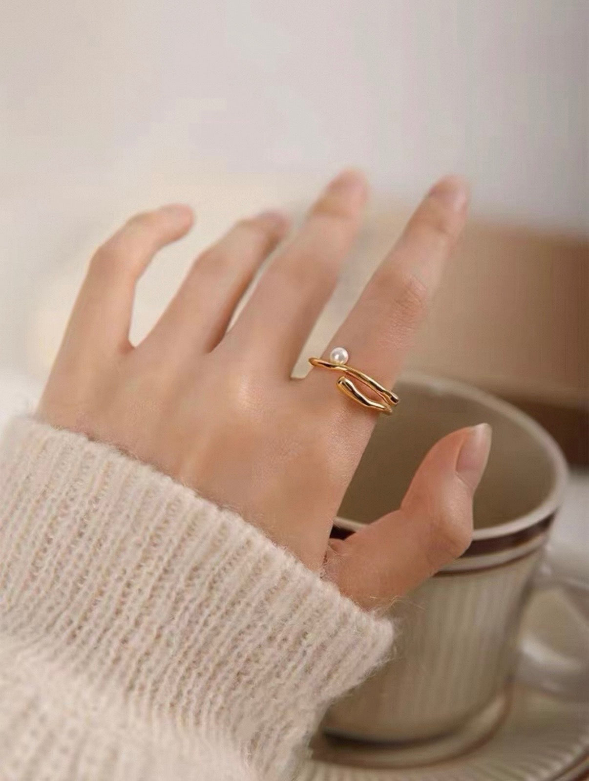 Luna Pearl Wave Ring