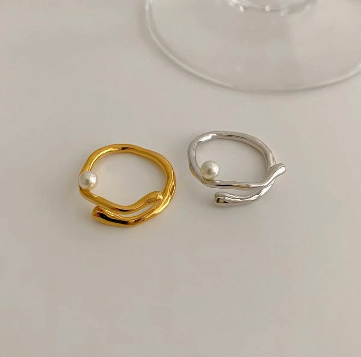 Luna Pearl Wave Ring