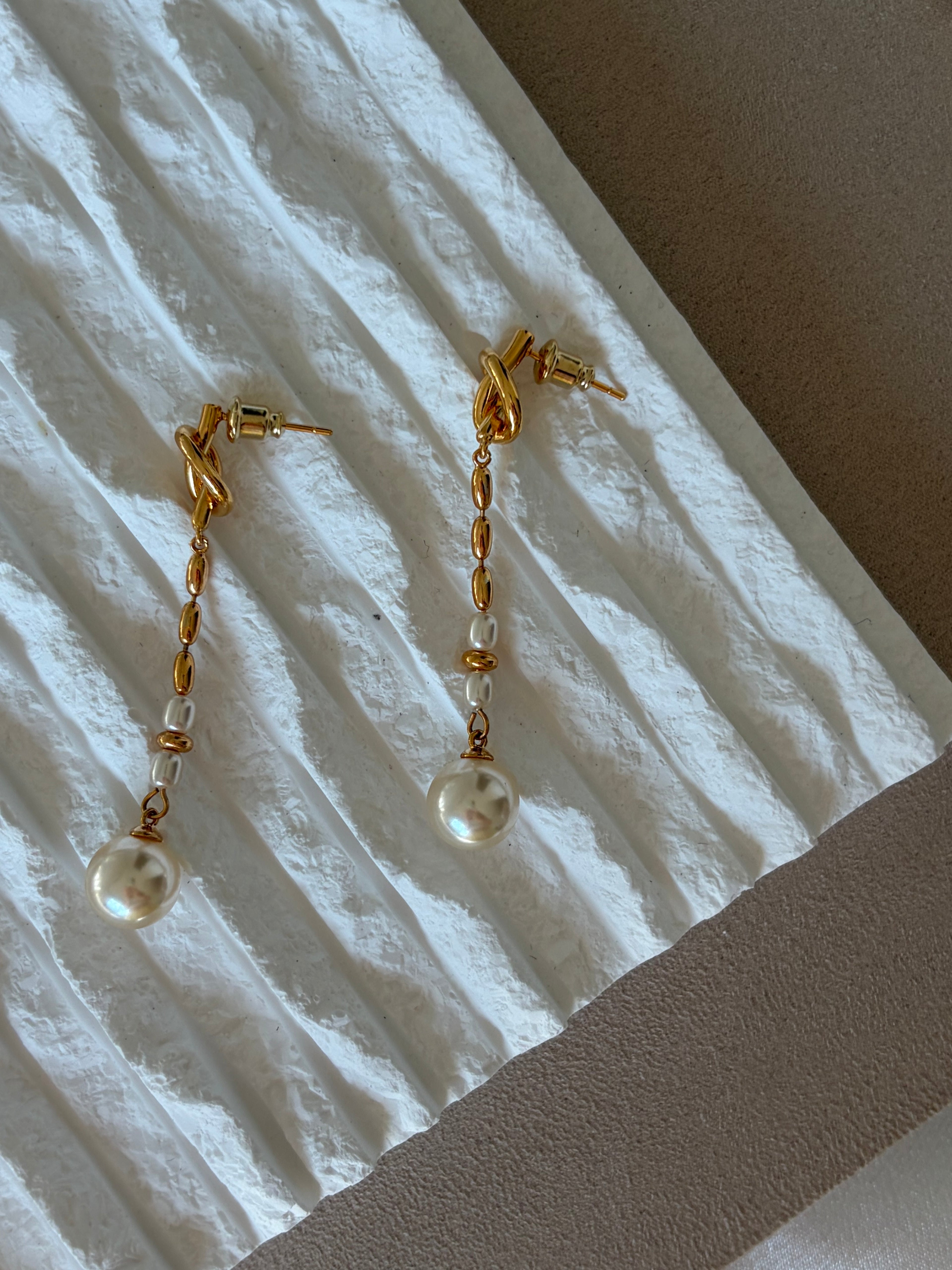 Elyuna Knot Pearl Drops
